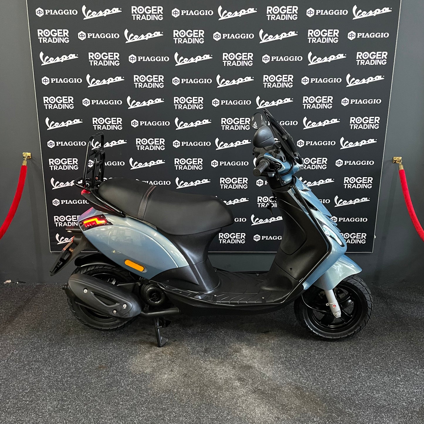 Piaggio Zip 50 - Brom - 2022 - Euro5 - Blue Grey Parelmoer
