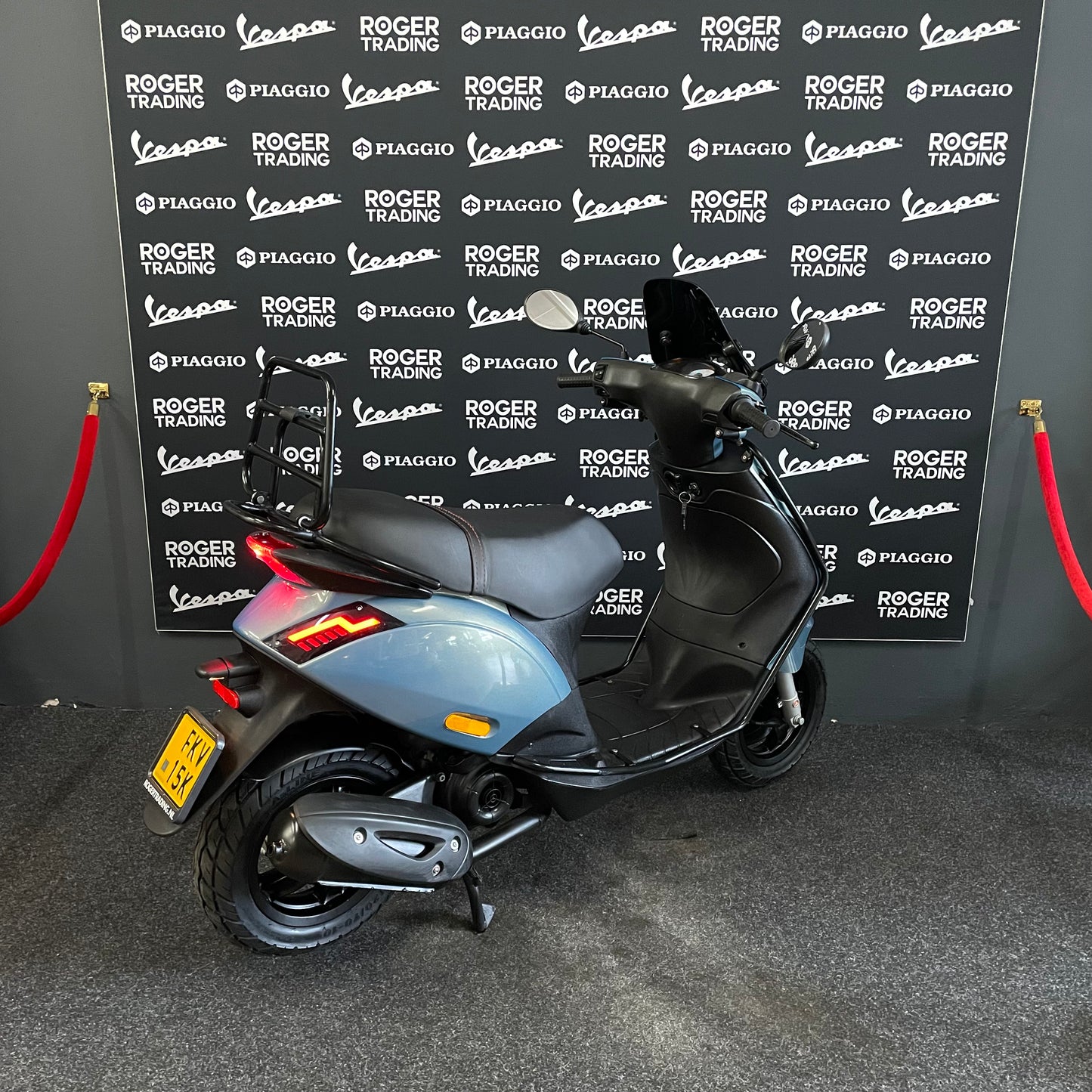 Piaggio Zip 50 - Brom - 2022 - Euro5 - Blue Grey Parelmoer