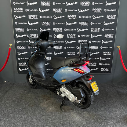 Piaggio Zip 50 - Brom - 2022 - Euro5 - Blue Grey Parelmoer
