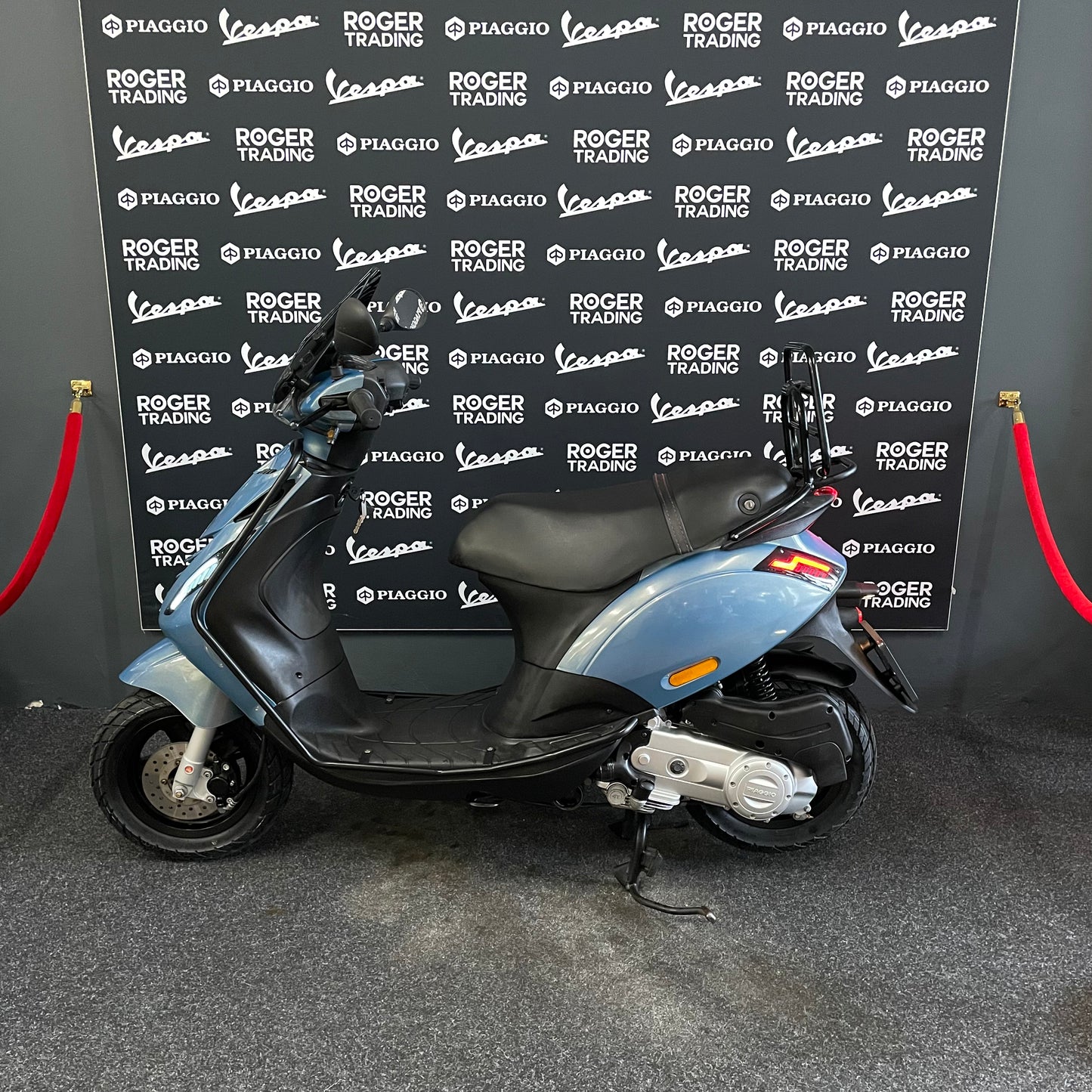 Piaggio Zip 50 - Brom - 2022 - Euro5 - Blue Grey Parelmoer