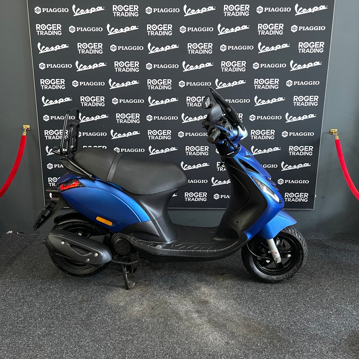 Piaggio Zip X Roof Boxxer Deal - 50 - Brom - 2020 - Euro4 - BMW M45 Blue