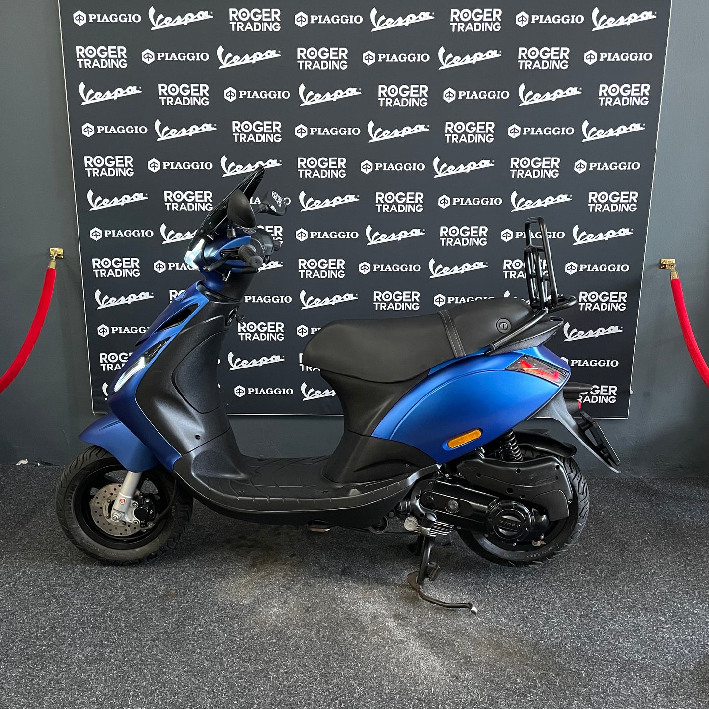 Piaggio Zip X Roof Boxxer Deal - 50 - Brom - 2020 - Euro4 - BMW M45 Blue