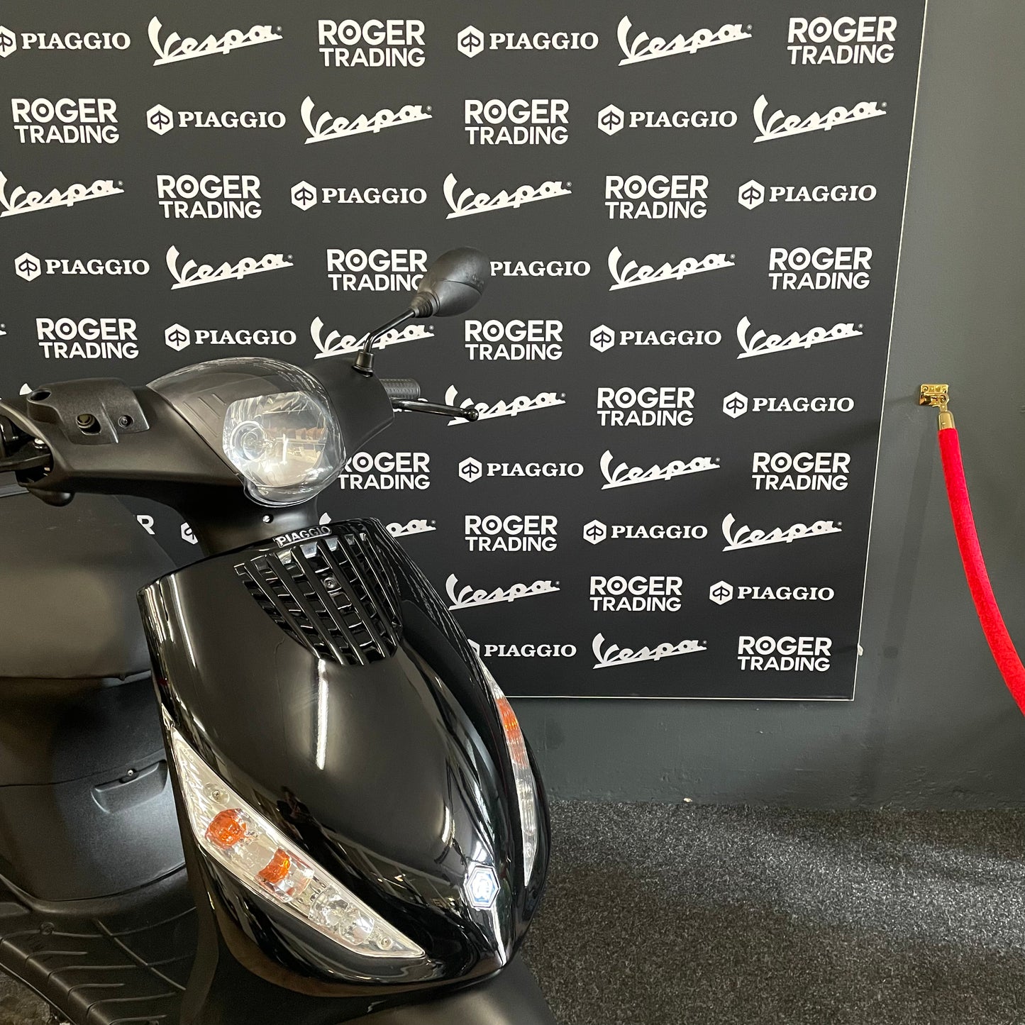 Piaggio Zip 50 - 2-takt - Brom - 2017 - Zwart - Nieuwstaat!! 859km
