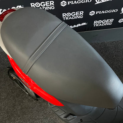 Piaggio Zip 50 - 2-takt - Brom - 2003 - Rood - Origineel - Zeer netjes -