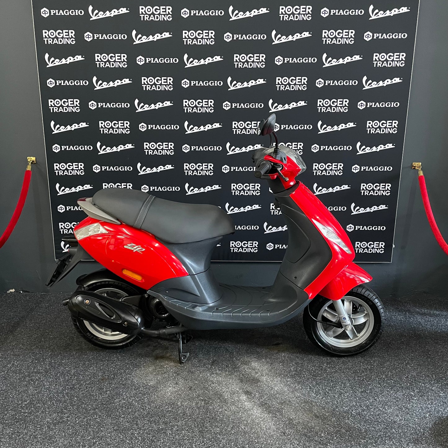 Piaggio Zip 50 - 2-takt - Brom - 2003 - Rood - Origineel - Zeer netjes -