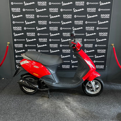 Piaggio Zip 50 - 2-takt - Brom - 2003 - Rood - Origineel - Zeer netjes -