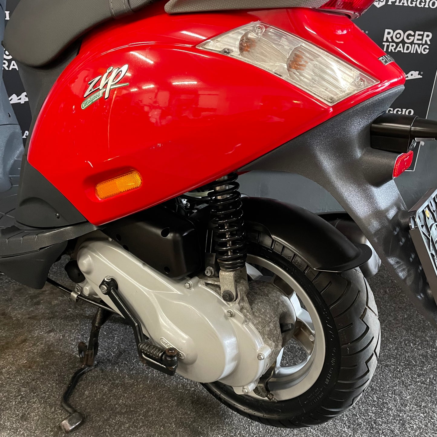 Piaggio Zip 50 - 2-takt - Brom - 2003 - Rood - Origineel - Zeer netjes -
