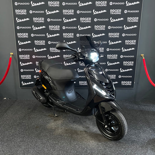 Piaggio Zip 50 - Brom - 2020 -4-takt - Euro4 - Glans Zwart - 7.163km