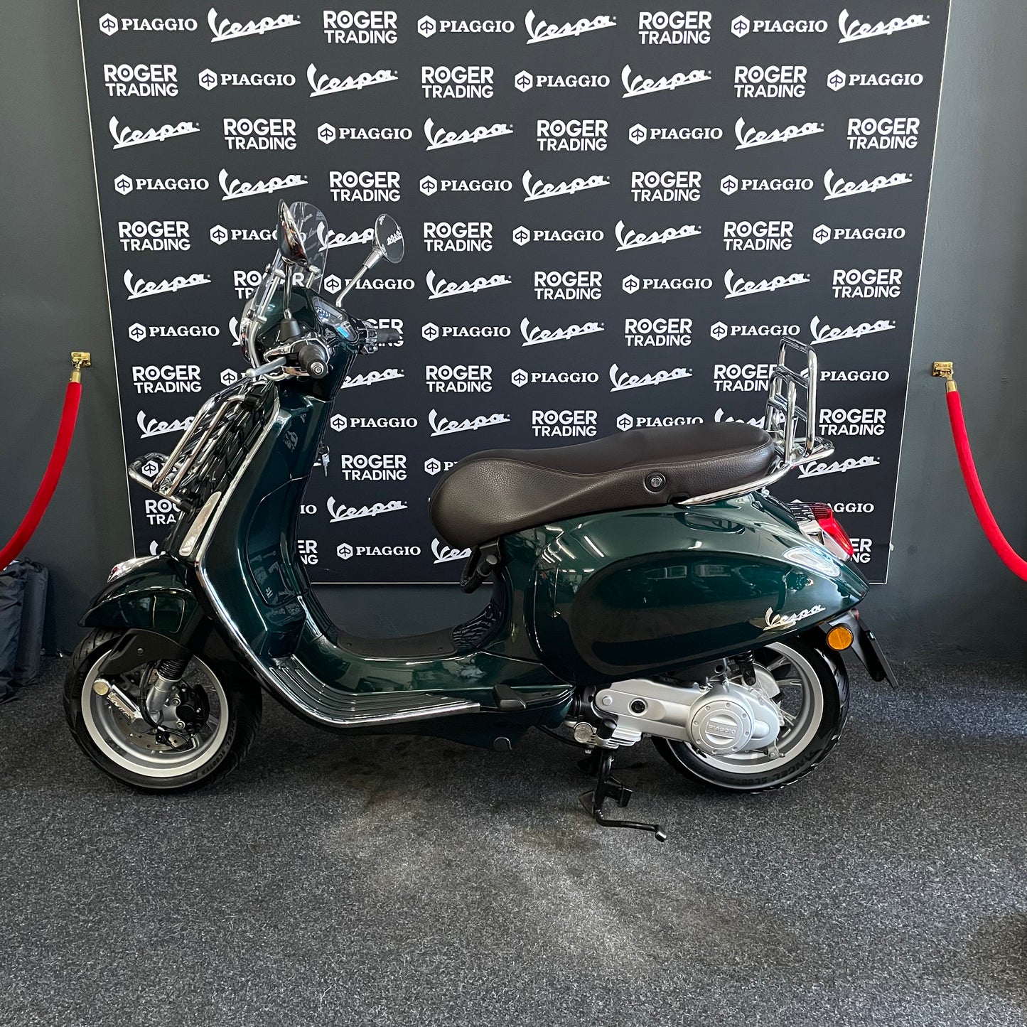 Vespa Primavera Touring 50 - 2020 - 4T E4 - Green Metallic - 4.239km