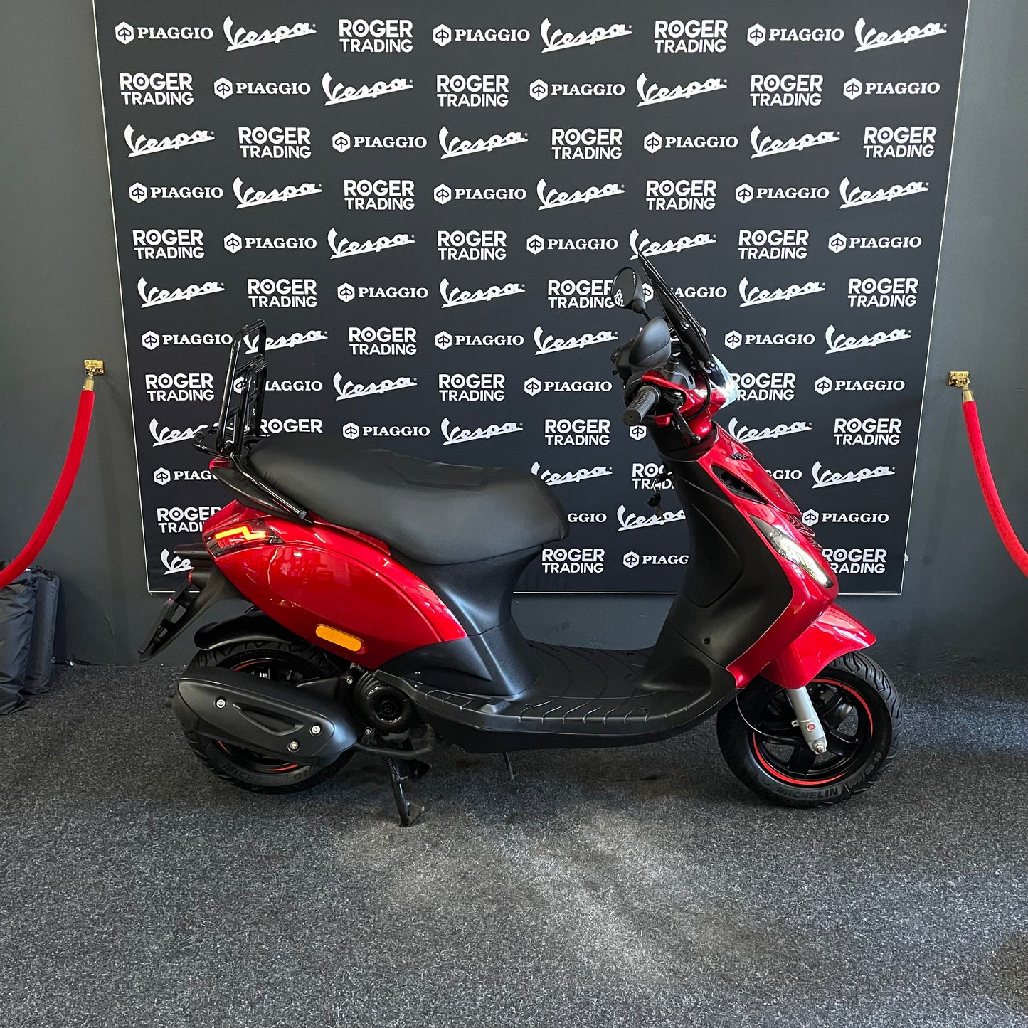 Piaggio Zip 50 - Brom - 2020 - Euro4 - Audi Bordeaux Rood - 7.047km