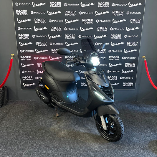 Piaggio Zip 50 - Brom - 2020 - Euro4 - Mat Zwart - 6.062km