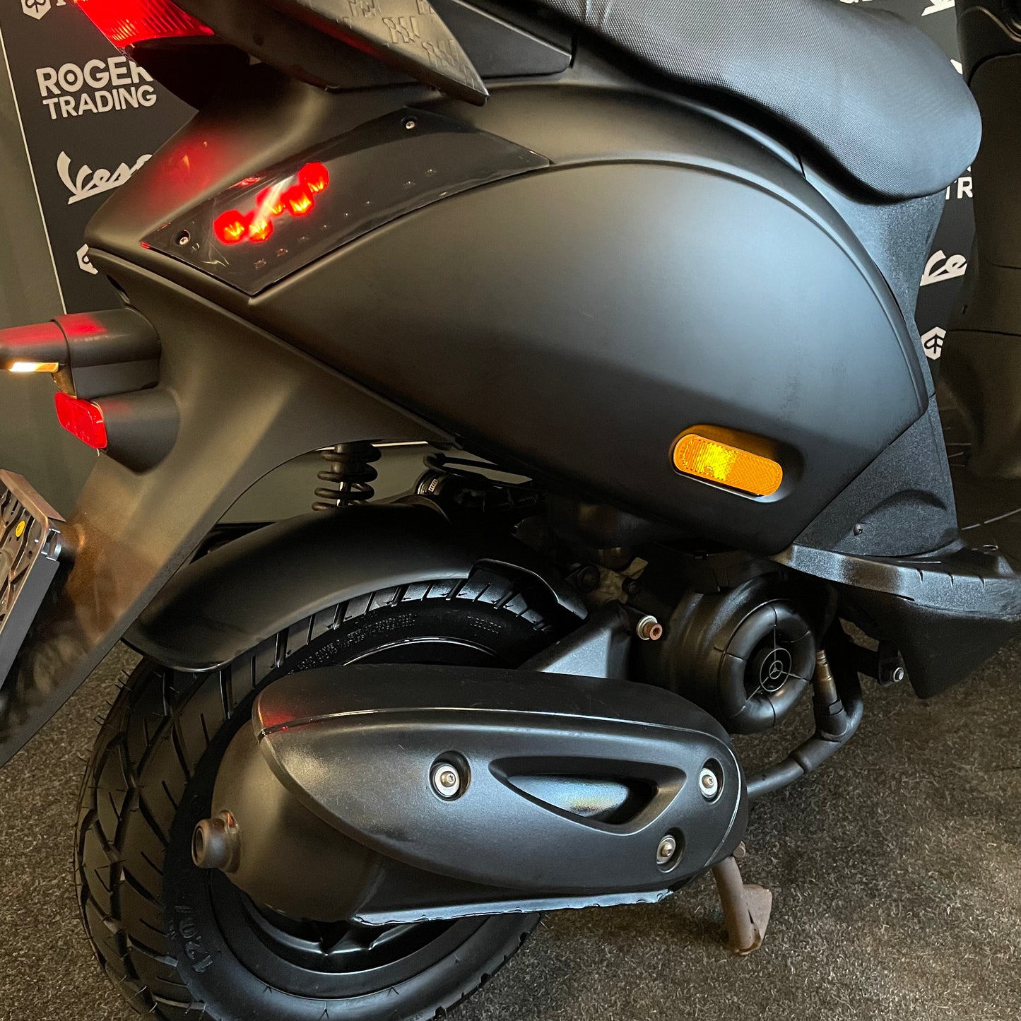 Piaggio Zip 50 - Brom - 2020 - Euro4 - Mat Zwart - 6.062km