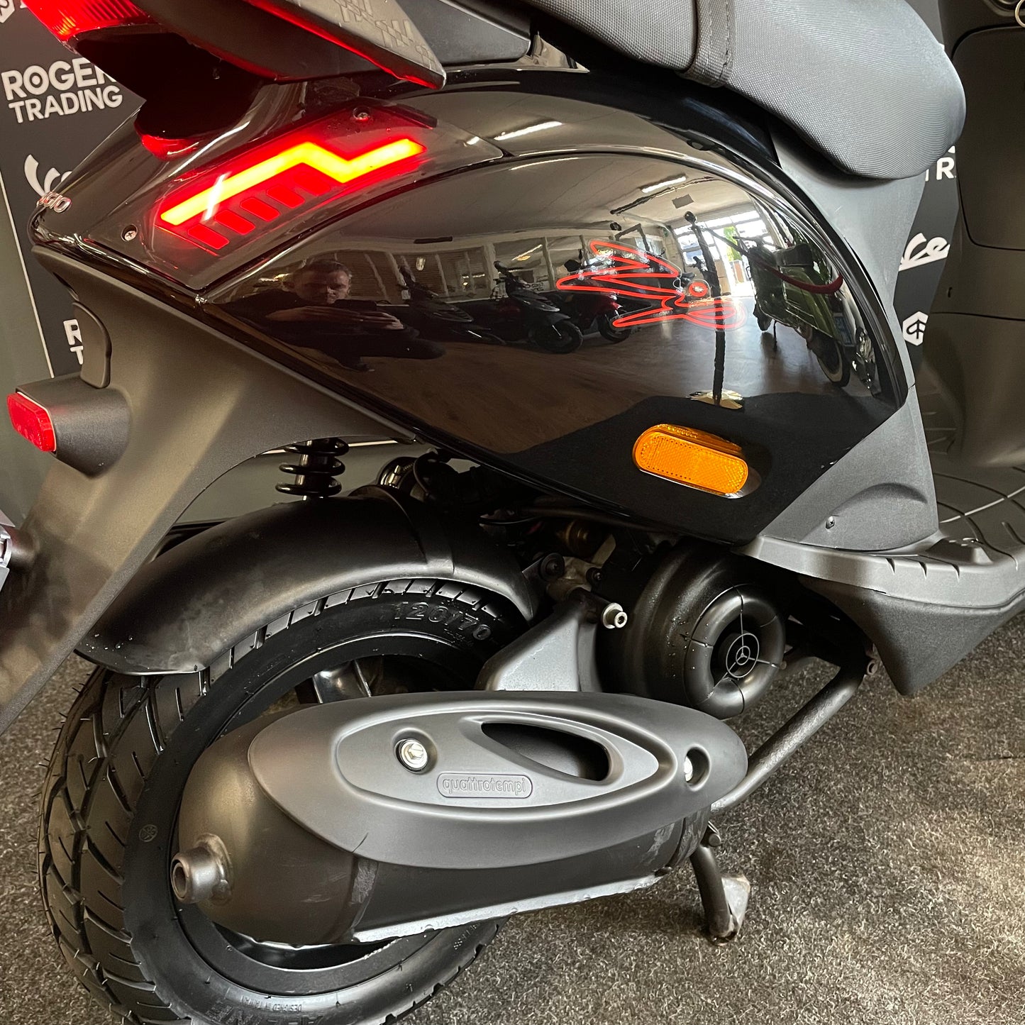 Piaggio Zip 50 - Brom - 2017 - 4T 2V - Glans Zwart - 13.341km