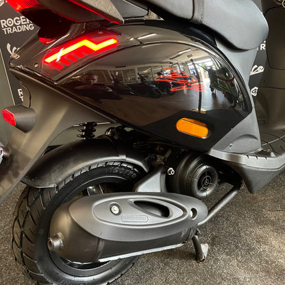 Piaggio Zip 50 - Brom - 2017 - 4T 2V - Glans Zwart - 13.341km