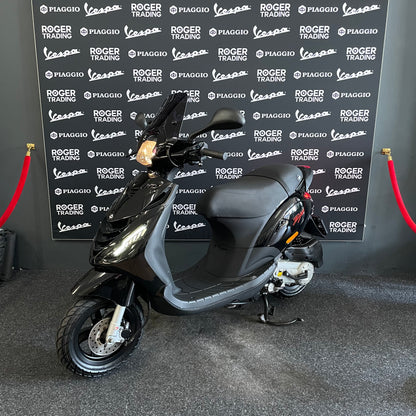 Piaggio Zip 50 - Brom - 2017 - 4T 2V - Glans Zwart - 13.341km