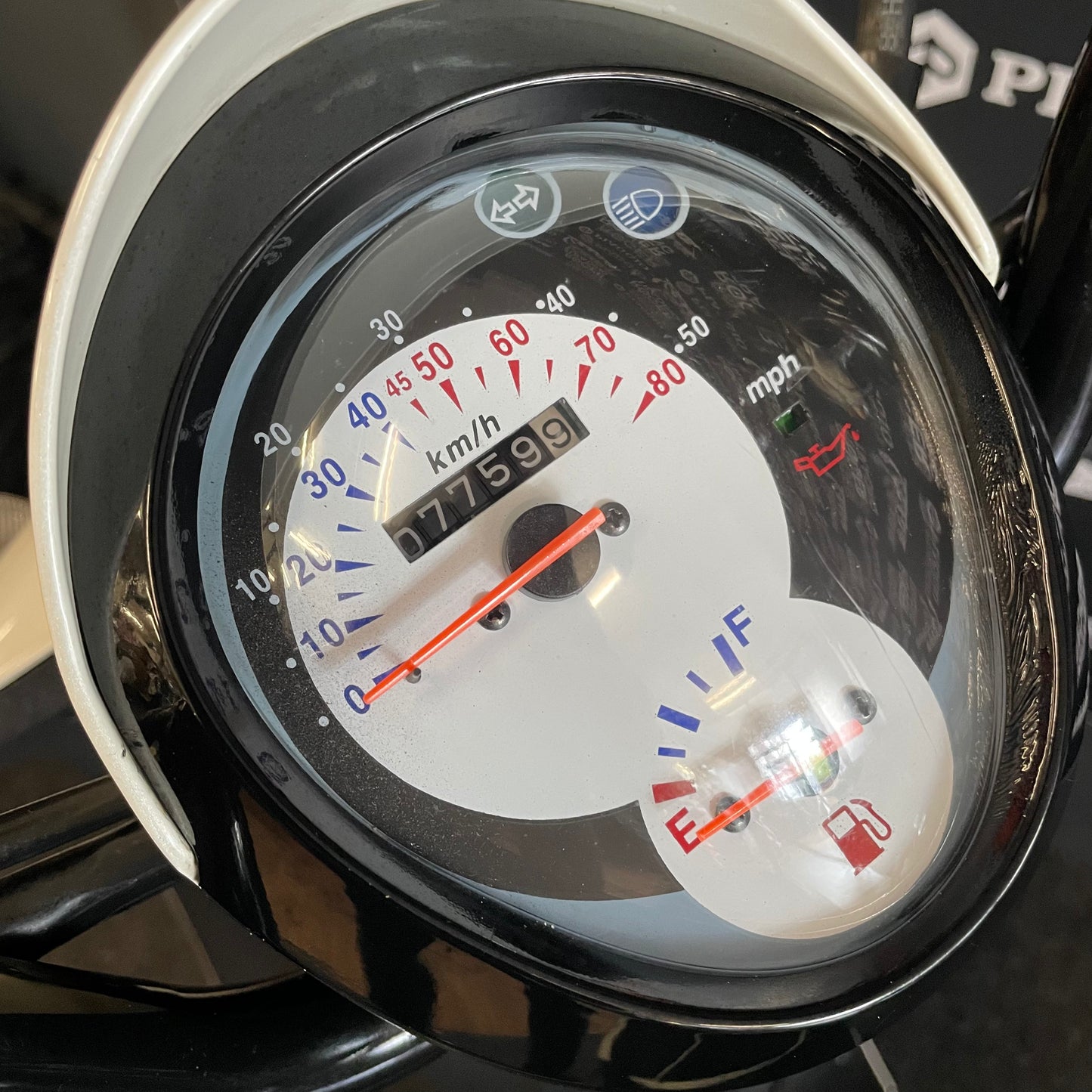 Sym Mio - Snor - 4T 2V - 2016 - Wit - 7.759km