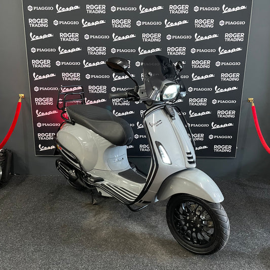 Vespa Sprint 50 - 2019 - 4T - Euro4 - Nardo Grey - 9.883km -1e Eigenaar