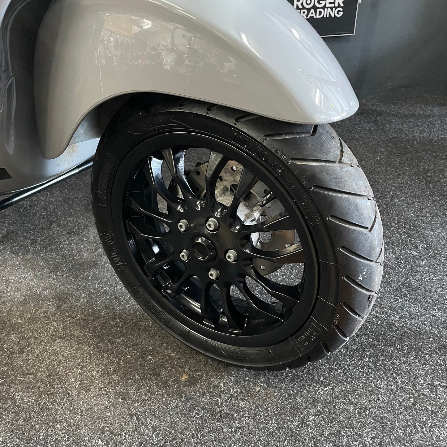 Vespa Sprint 50 - 2019 - 4T - Euro4 - Nardo Grey - 9.883km -1e Eigenaar
