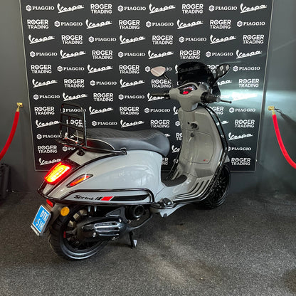 Vespa Sprint 50 - 2019 - 4T - Euro4 - Nardo Grey - 9.883km -1e Eigenaar