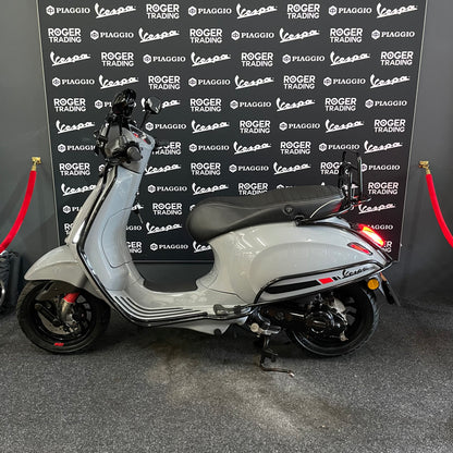 Vespa Sprint 50 - 2019 - 4T - Euro4 - Nardo Grey - 9.883km -1e Eigenaar
