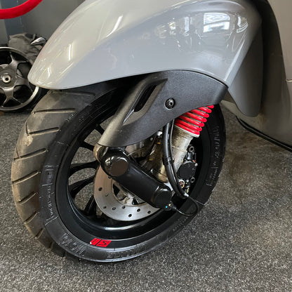 Vespa Sprint 50 - 2019 - 4T - Euro4 - Nardo Grey - 9.883km -1e Eigenaar