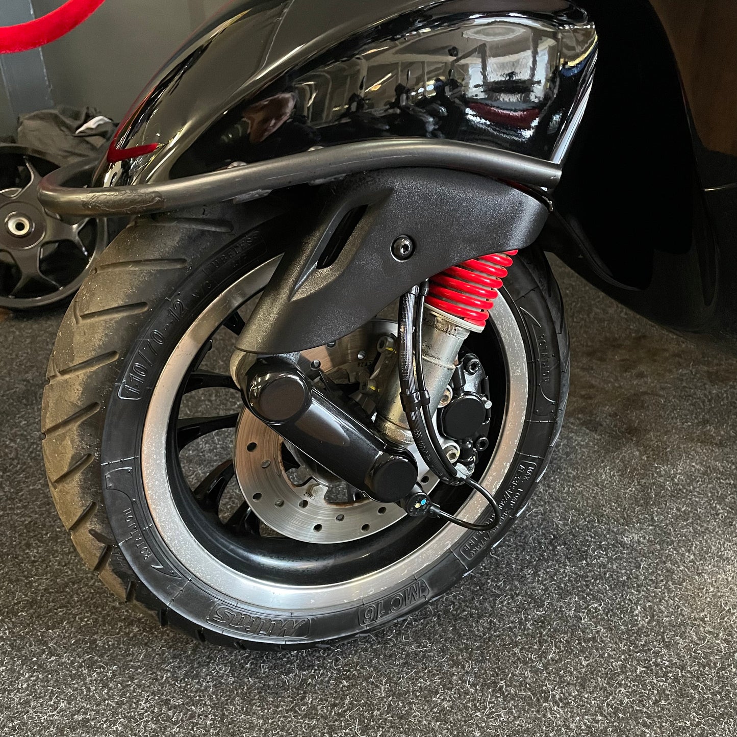 Vespa Sprint 50 - Brom - 2019 - 4T - Euro4 - Glans Zwart - 7.297km