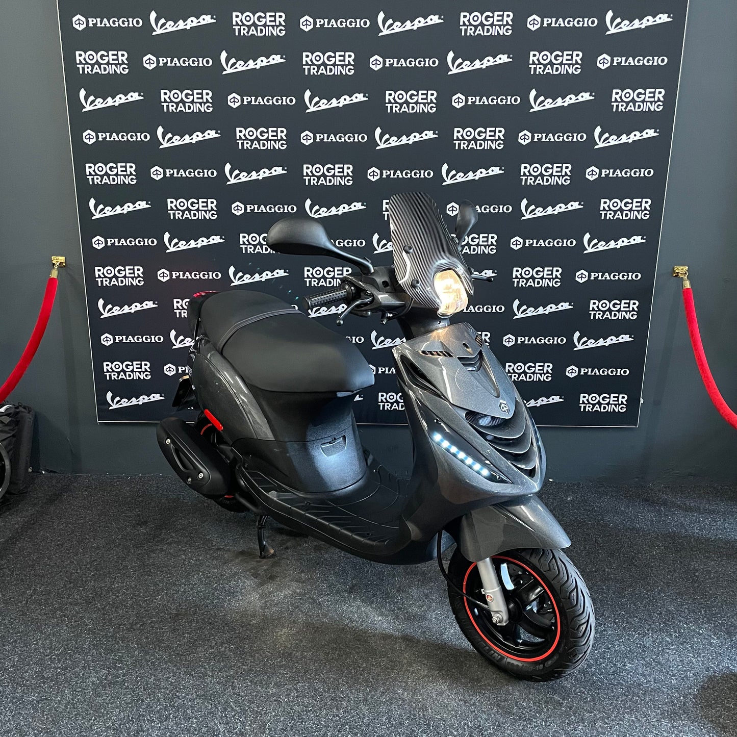 Piaggio Zip 50 - Brom - 2019 - 4T - Euro4 - Psychedelic Black - 13.202km