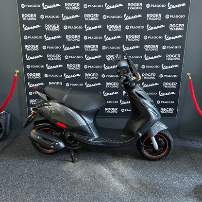 Piaggio Zip 50 - Brom - 2019 - 4T - Euro4 - Psychedelic Black - 13.202km