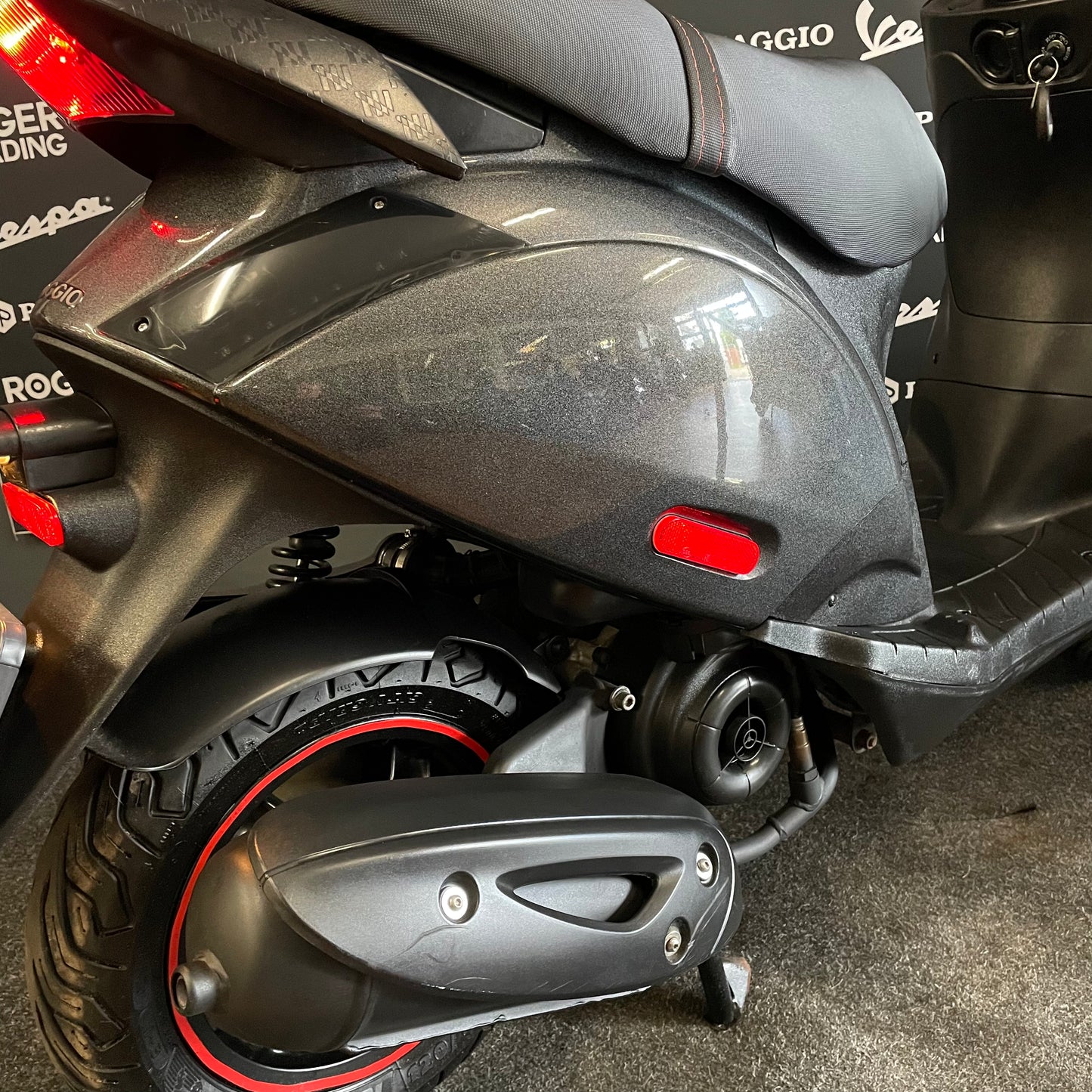 Piaggio Zip 50 - Brom - 2019 - 4T - Euro4 - Psychedelic Black - 13.202km