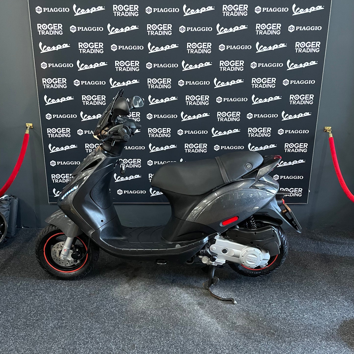Piaggio Zip 50 - Brom - 2019 - 4T - Euro4 - Psychedelic Black - 13.202km