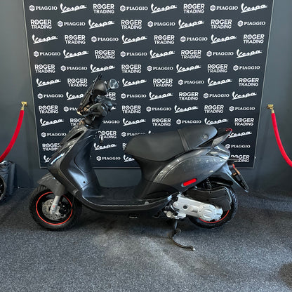 Piaggio Zip 50 - Brom - 2019 - 4T - Euro4 - Psychedelic Black - 13.202km