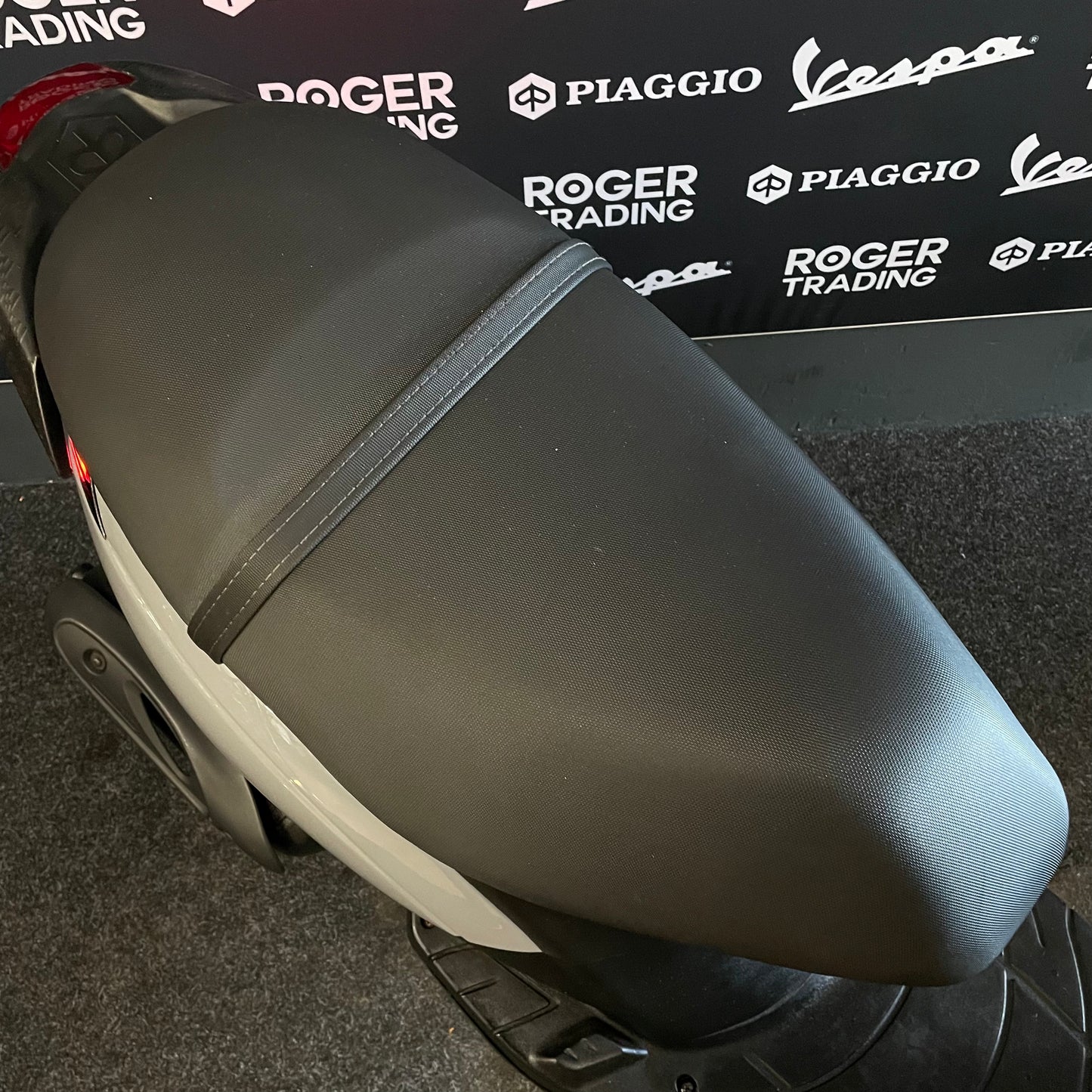 Piaggio Zip 50 - Snor - 2017 - 4T 2V - Preto Brilhante - 13.341km