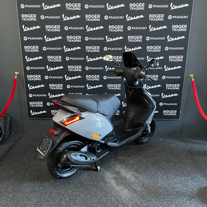 Piaggio Zip 50 - Snor - 2017 - 4T 2V - Preto Brilhante - 13.341km