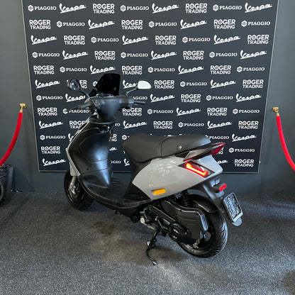 Piaggio Zip 50 - Snor - 2017 - 4T 2V - Preto Brilhante - 13.341km
