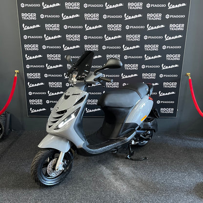Piaggio Zip 50 - Snor - 2017 - 4T 2V - Preto Brilhante - 13.341km