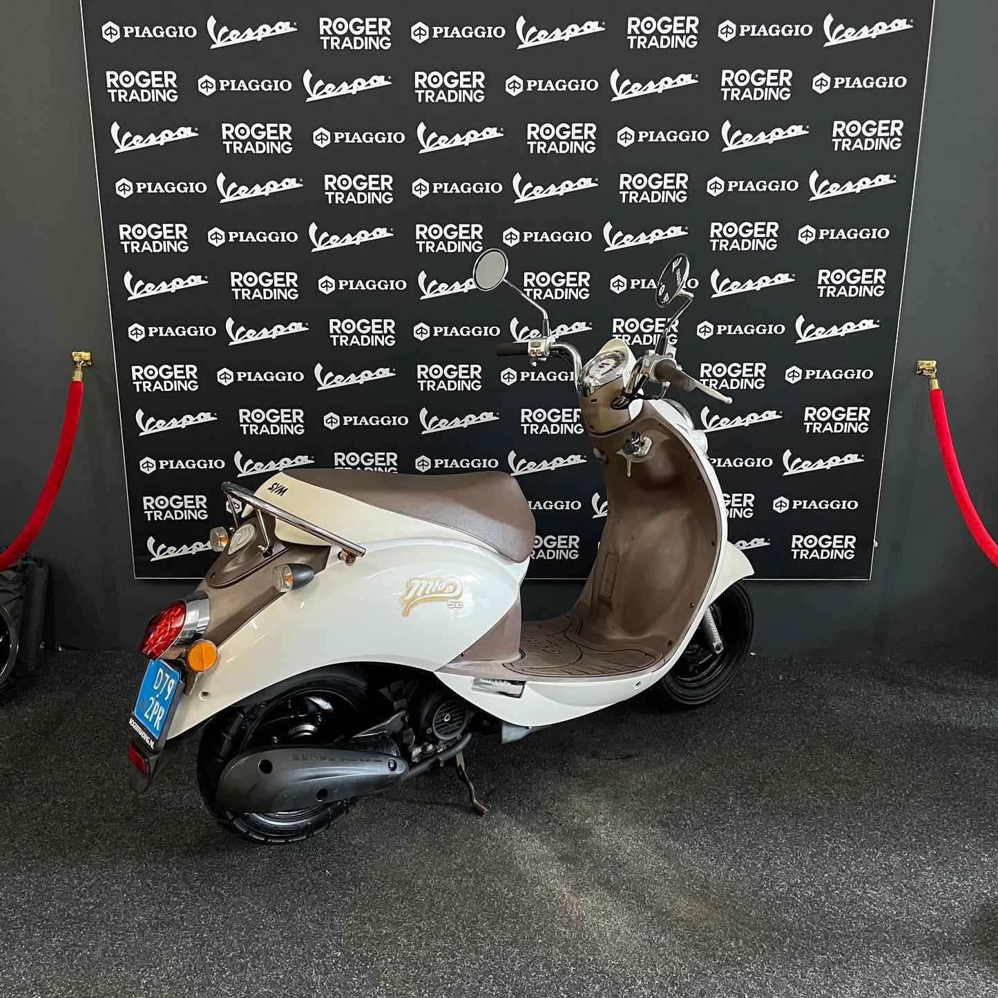 Sym Mio - Snor - 4T 2V - 2010 -  Wit/bruin - 7.238km
