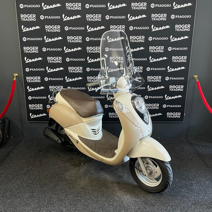 Sym Mio - Snor - 4T 2V - 2009 -  Creme - 5.082km - Nieuwstaat!!