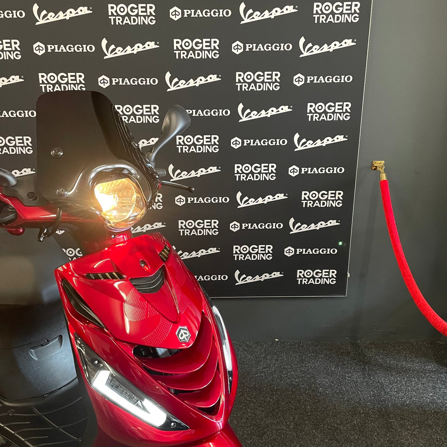 Piaggio Zip - 50 - 4T - Euro4 - 2020 - Candy Red - 13.616km - Nieuwstaat