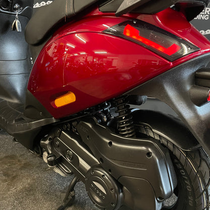 Piaggio Zip - 50 - 4T - Euro4 - 2020 - Candy Red - 13.616km - Nieuwstaat