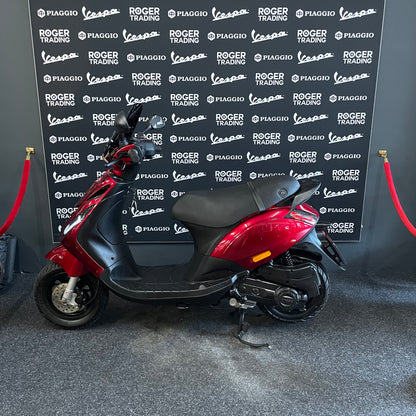 Piaggio Zip - 50 - 4T - Euro4 - 2020 - Candy Red - 13.616km - Nieuwstaat