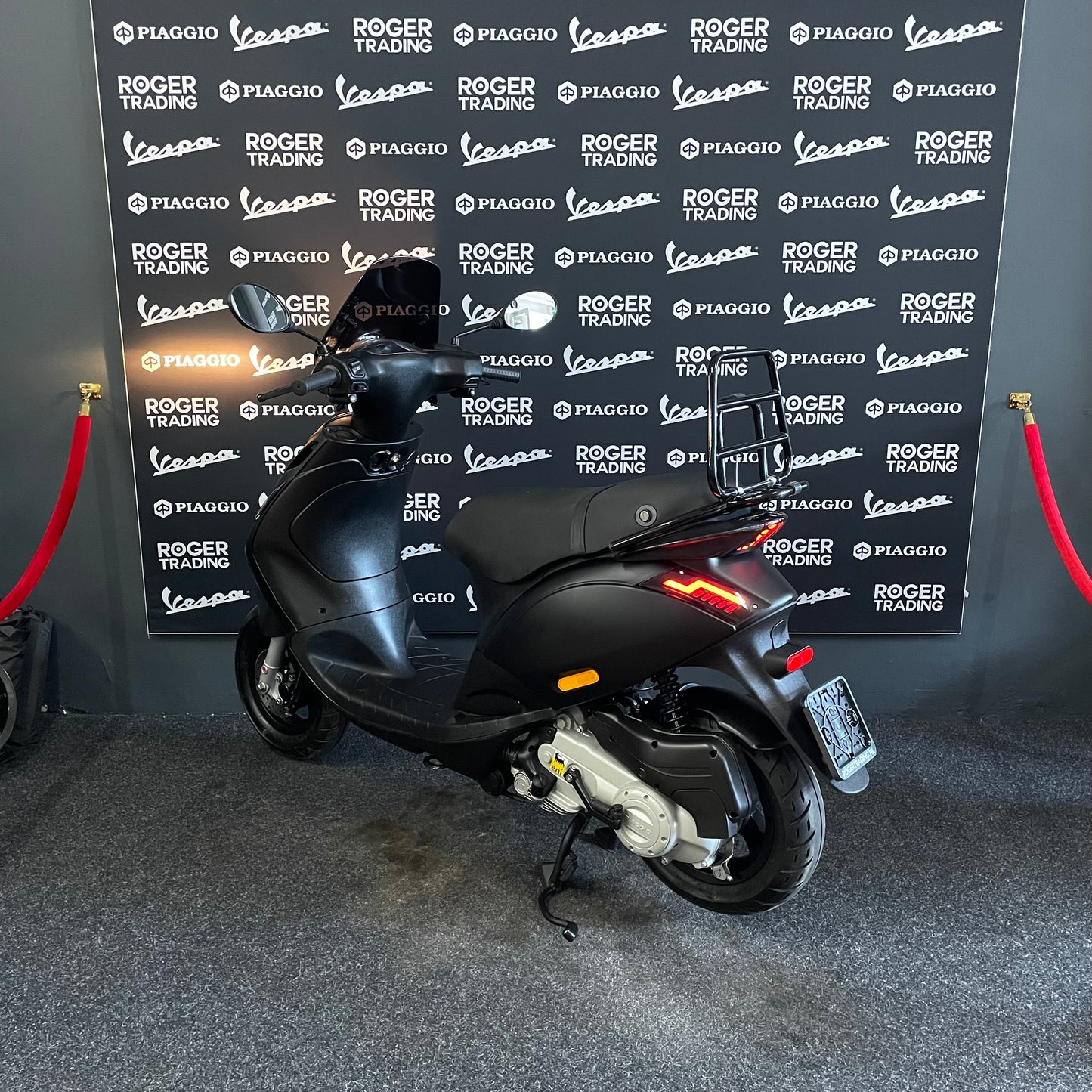 Piaggio Zip - 50 - 4T 2V - 2016 - Mat Black - 2.368km - Nieuwstaat !!