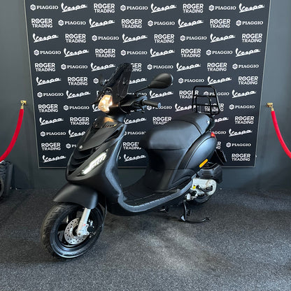 Piaggio Zip - 50 - 4T 2V - 2016 - Mat Black - 2.368km - Nieuwstaat !!