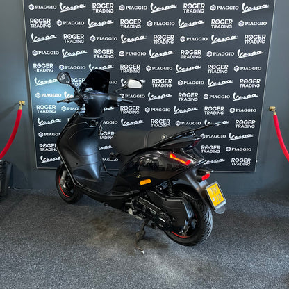 Piaggio Zip - 50 - 4T E4 - 2020 - Glans zwart - 10.237km