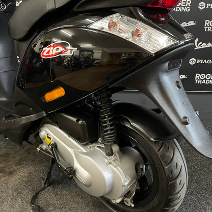 Piaggio Zip - 50 - 4T 2V - 2016 - Nero opaco - 2.368km - Stato nuovo !!