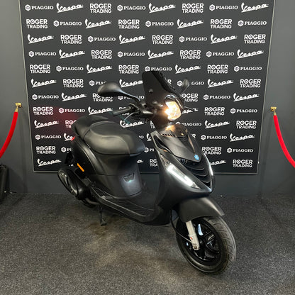 Piaggio Zip - 50 - 4T 2V - 2016 - Preto Mate - 2.368km - Estado novo !!