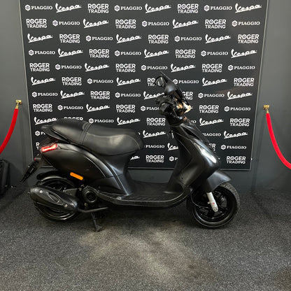 Piaggio Zip - 50 - 4T 2V - 2016 - Preto Mate - 2.368km - Estado novo !!