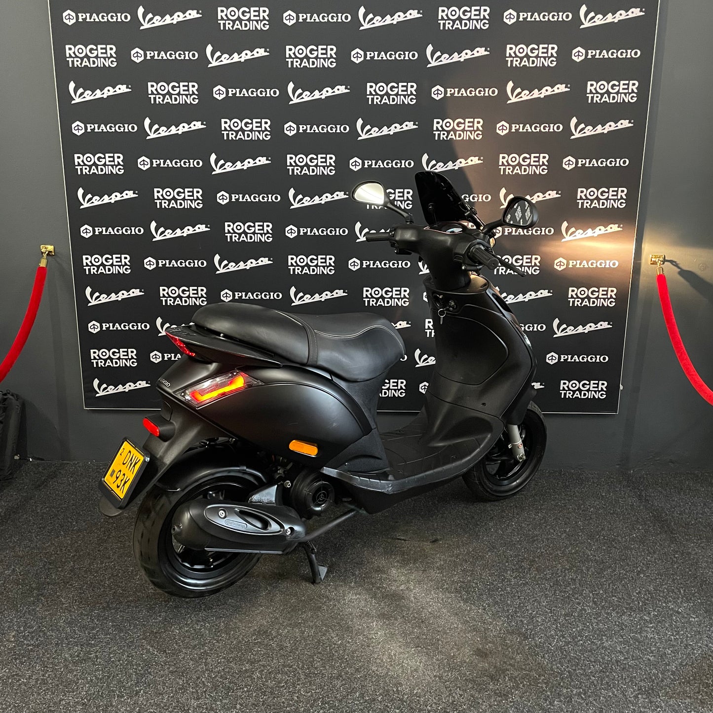 Piaggio Zip - 50 - 4T 2V - 2016 - Preto Mate - 2.368km - Estado novo !!