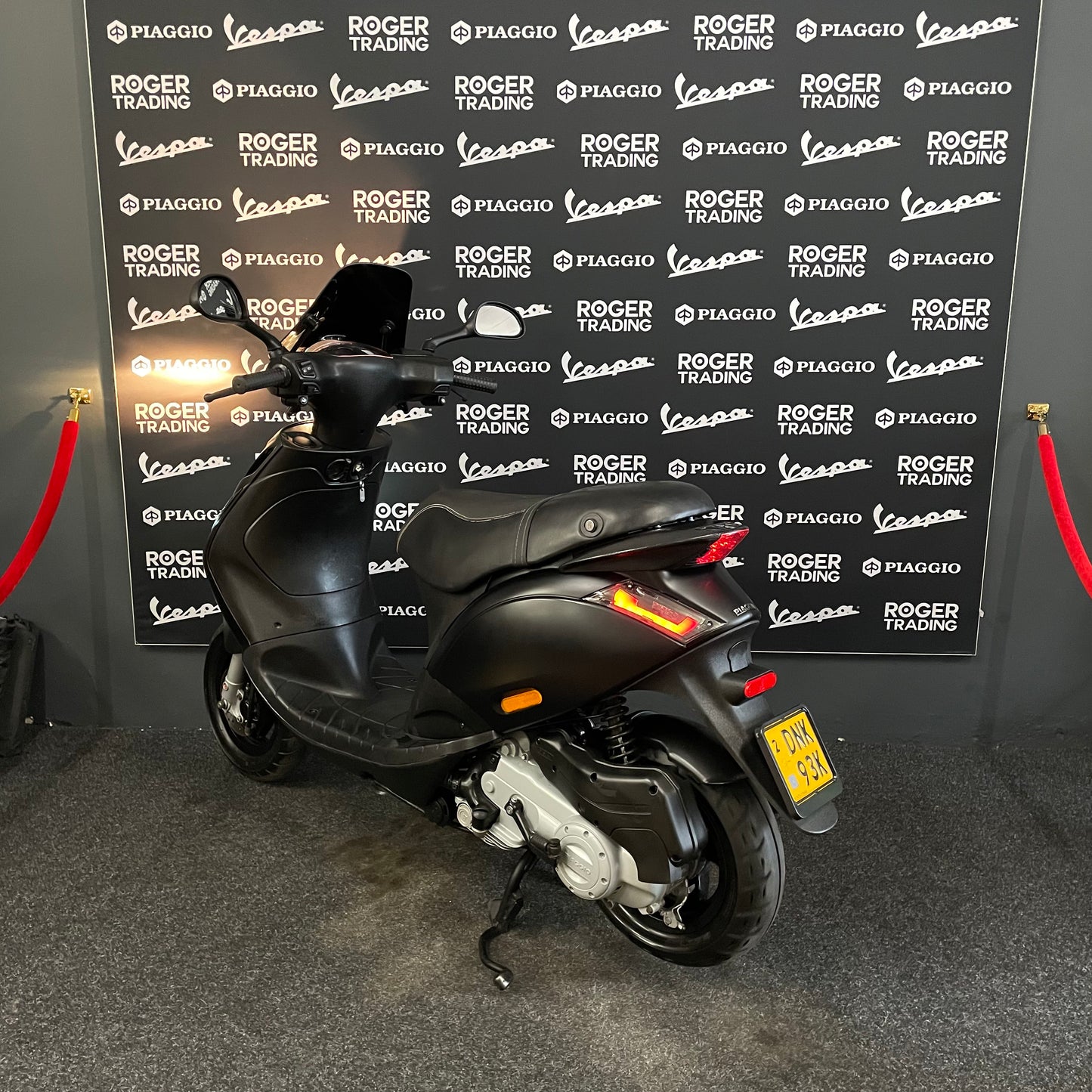 Piaggio Zip - 50 - 4T 2V - 2016 - Preto Mate - 2.368km - Estado novo !!