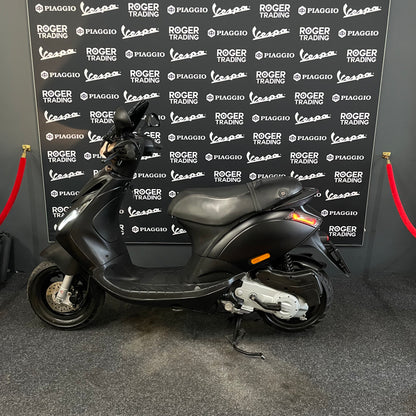 Piaggio Zip - 50 - 4T 2V - 2016 - Preto Mate - 2.368km - Estado novo !!