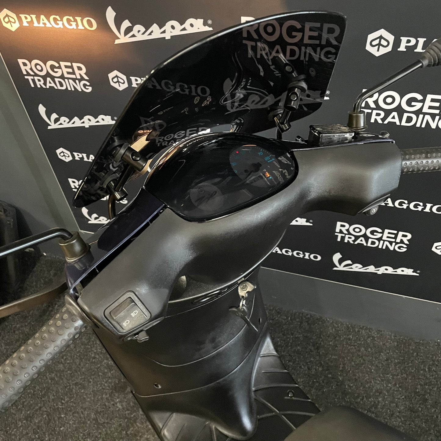 Piaggio Zip - 50 - 4T 2V - 2016 - Preto Mate - 2.368km - Estado novo !!